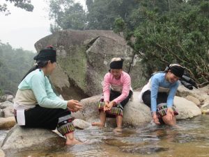 2b9edee3d1f384ddthieu-nu-thai-ben-thac-ma-hao